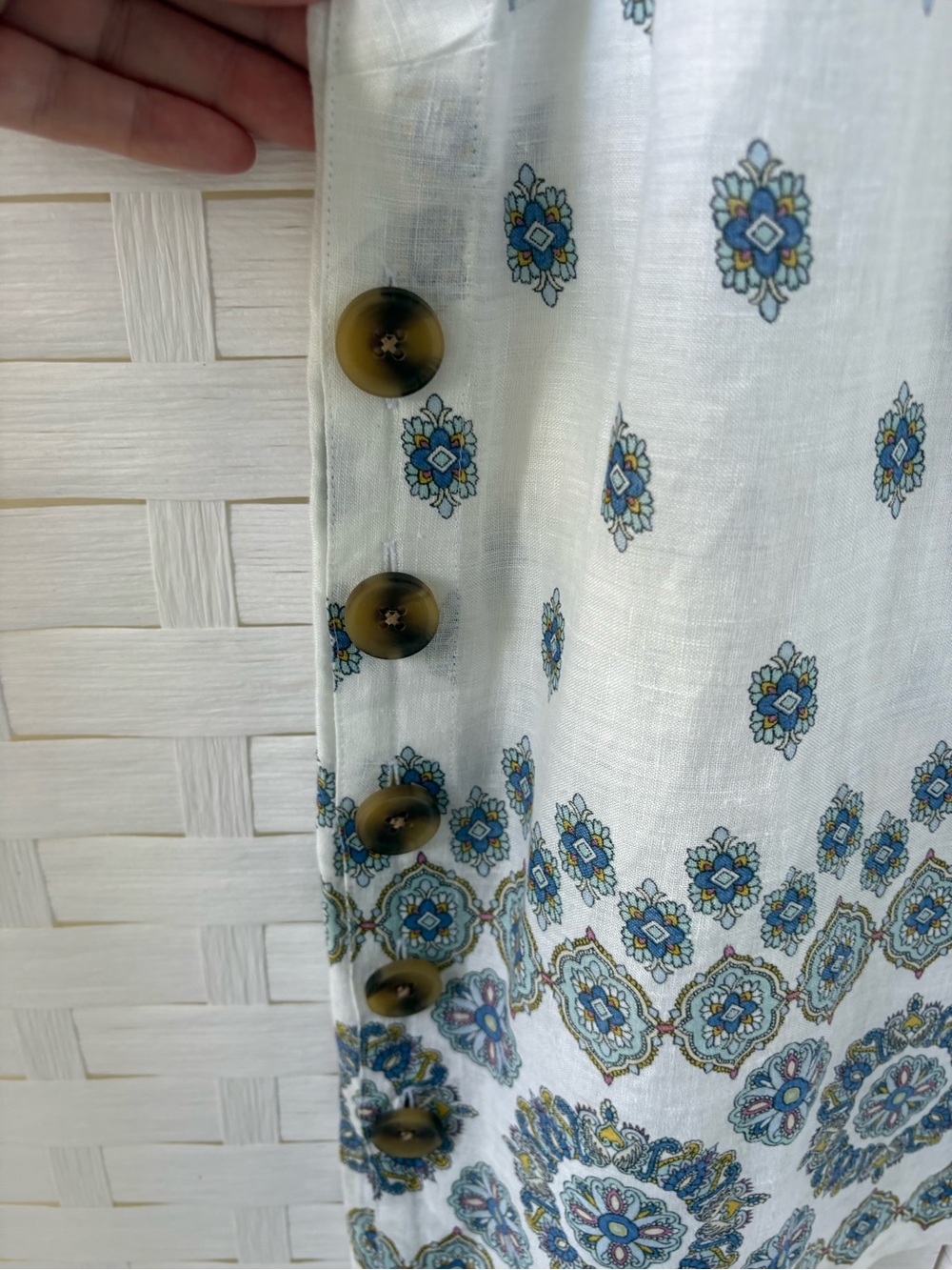 J. Jill Love Linen Size M Sleeveless Top with Blue Medallion Print Cruise Cool - Picture 6 of 11